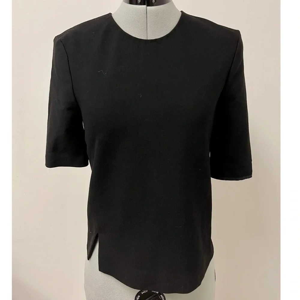 Aritzia t. babaton Blouse Sz XS Short Sleeve  Black EUC - Picture 5 of 13